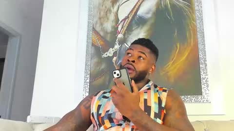 Snapshot of makonneen chatting on 10/05/25, 01:59 Makonnen online show from 10/05/25, 01:59