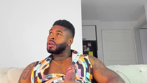 Snapshot of makonneen chatting on 10/30/25, 09:37 Makonnen online show from 10/30/25, 09:37