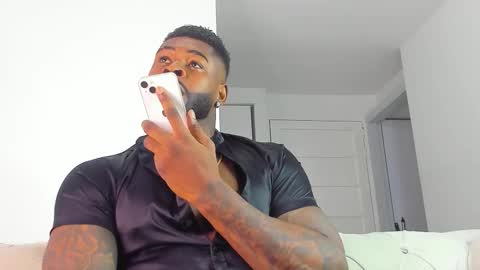 Snapshot of makonneen chatting on 11/03/25, 04:14 Makonnen online show from 11/03/25, 04:14