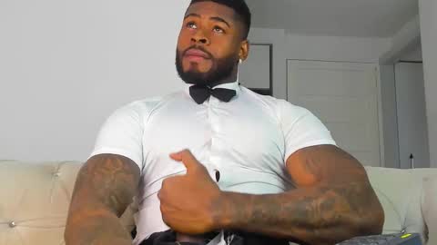 Snapshot of makonneen chatting on 11/07/25, 09:15 Makonnen online show from 11/07/25, 09:15