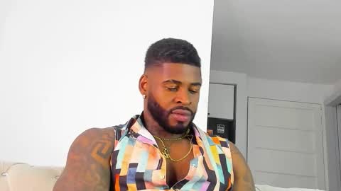 Snapshot of makonneen chatting on 11/18/25, 05:34 Makonnen online show from 11/18/25, 05:34