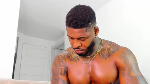 Snapshot of makonneen chatting on 11/25/25, 12:16 Makonnen online show from 11/25/25, 12:16