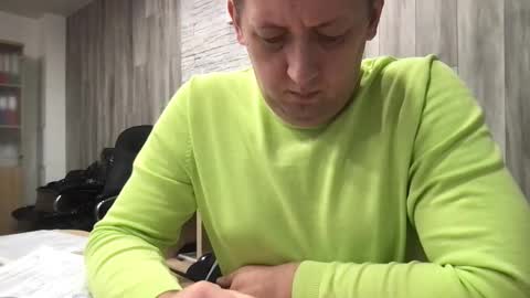 maksoffice online show from 12/22/25, 09:28