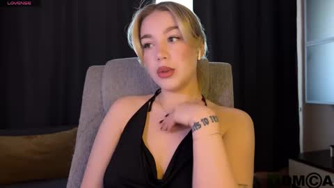 maksisisia online show from 03/23/26, 01:59