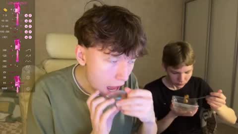 Snapshot of malcolm_yang chatting on 12/04/24, 02:37 Tom and Mark 3 online show from 12/04/24, 02:37