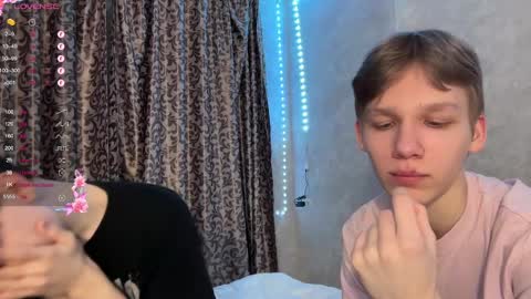 Snapshot of malcolm_yang chatting on 12/23/24, 06:58 Tom and Mark 3 online show from 12/23/24, 06:58