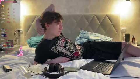 Snapshot of malcolm_yang chatting on 02/08/25, 04:25 Tom and Mark 3 online show from 02/08/25, 04:25