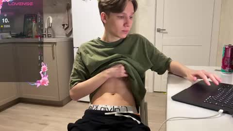 Snapshot of malcolm_yang chatting on 02/17/25, 07:21 Tom and Mark 3 online show from 02/17/25, 07:21