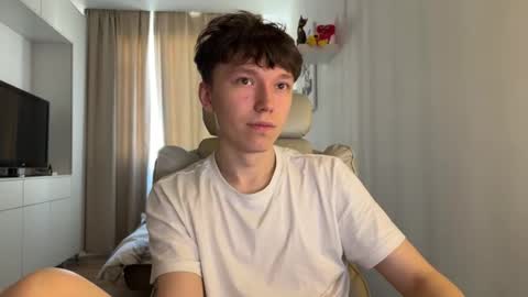 Snapshot of malcolm_yang chatting on 09/29/25, 12:32 Tom and Mark 3 online show from 09/29/25, 12:32