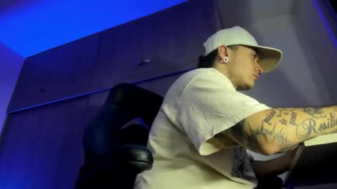 ADAM         online show from 11/03/25, 01:51