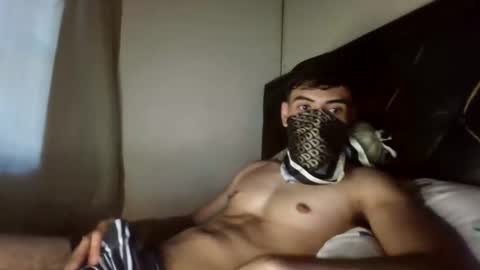 Snapshot of malekthick chatting on 05/15/26, 01:40 malekthick online show from 05/15/26, 01:40
