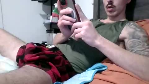 Snapshot of malemuscle11 chatting on 02/18/26, 03:08 Men online show from 02/18/26, 03:08