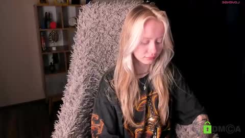 Snapshot of malenaernman chatting on 11/05/25, 09:42 Malena online show from 11/05/25, 09:42