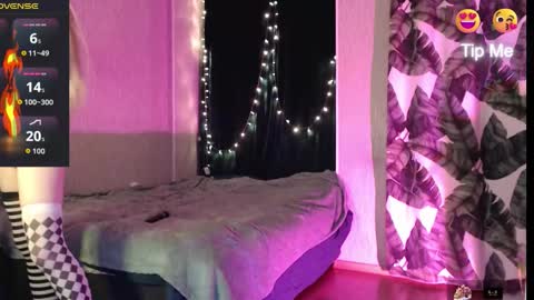 Snapshot of mali_sia chatting on 11/30/25, 11:53 Mischelle online show from 11/30/25, 11:53