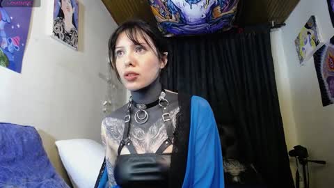 Alice Asylum online show from 12/19/24, 02:01