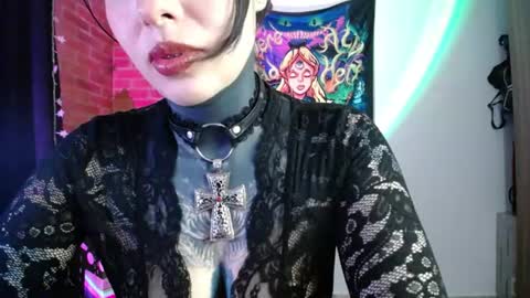 Snapshot of maliceinwonderland25 chatting on 06/22/26, 03:25 Alice Asylum online show from 06/22/26, 03:25