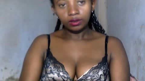 Snapshot of malinah01 chatting on 12/17/24, 07:29 malinah01 online show from 12/17/24, 07:29