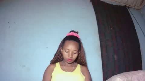 Snapshot of malinah01 chatting on 09/13/25, 04:12 malinah01 online show from 09/13/25, 04:12