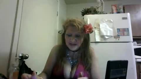 Snapshot of malinda702 chatting on 11/15/25, 02:09 malinda702 online show from 11/15/25, 02:09