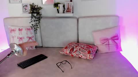 Snapshot of malka_burning chatting on 03/11/25, 02:43 Malka online show from 03/11/25, 02:43
