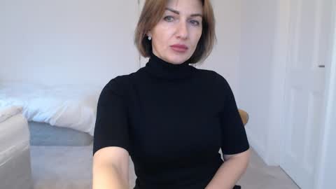 Snapshot of mallinia chatting on 02/10/25, 05:30 mallinia online show from 02/10/25, 05:30