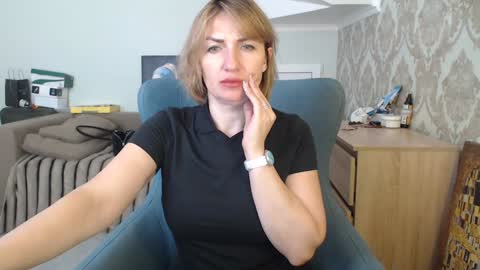 Snapshot of mallinia chatting on 04/30/26, 10:32 mallinia online show from 04/30/26, 10:32