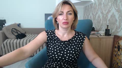 Snapshot of mallinia chatting on 05/24/26, 11:04 mallinia online show from 05/24/26, 11:04