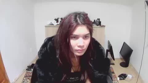 mallorymyersx online show from 11/12/25, 10:09