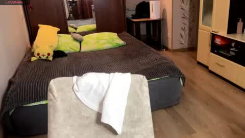 Jinny online show from 04/15/26, 08:09