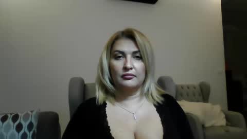 Snapshot of malorine chatting on 11/21/25, 07:23 malorine online show from 11/21/25, 07:23