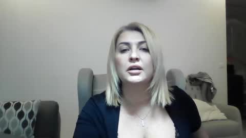 Snapshot of malorine chatting on 11/25/25, 06:08 malorine online show from 11/25/25, 06:08