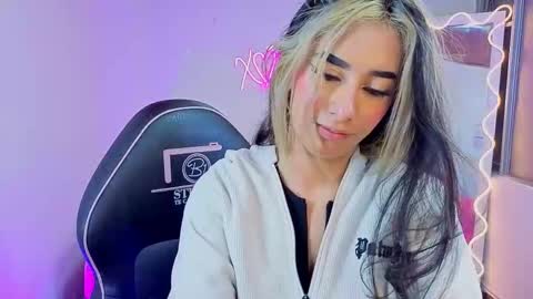 Malory  online show from 11/21/25, 07:01