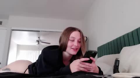 Snapshot of malthevalleyqueen chatting on 03/10/25, 11:49 Mal online show from 03/10/25, 11:49