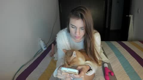 Snapshot of malucam_06 chatting on 12/02/24, 11:40 instagram nueela online show from 12/02/24, 11:40