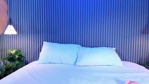 Snapshot of maludiazx chatting on 11/11/25, 05:02 Malu online show from 11/11/25, 05:02