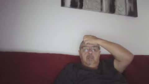 Snapshot of mambow99 chatting on 11/02/25, 03:47 OLDMANFREE online show from 11/02/25, 03:47