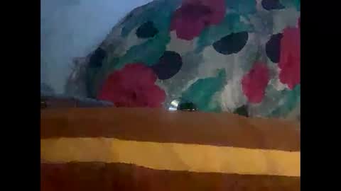 Snapshot of mamoubz chatting on 10/12/25, 03:27 Clone online show from 10/12/25, 03:27