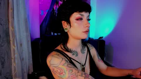   online show from 04/28/26, 07:52