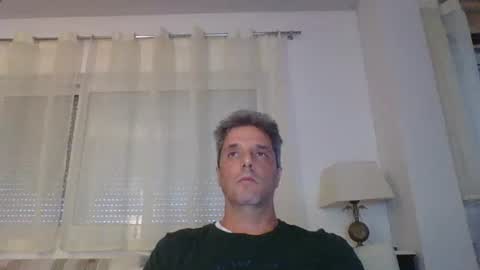 Snapshot of man211172 chatting on 10/04/25, 03:43 man211172 online show from 10/04/25, 03:43