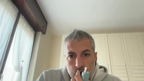 Snapshot of manager82 chatting on 11/10/25, 10:58 manager82 online show from 11/10/25, 10:58