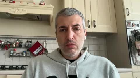 Snapshot of manager82 chatting on 02/09/26, 09:02 manager82 online show from 02/09/26, 09:02