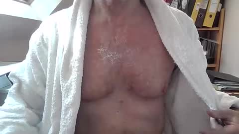 manbitcher online show from 03/10/26, 10:20