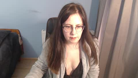 Snapshot of mandarinka28 chatting on 02/01/26, 08:13 mandarinka28 online show from 02/01/26, 08:13