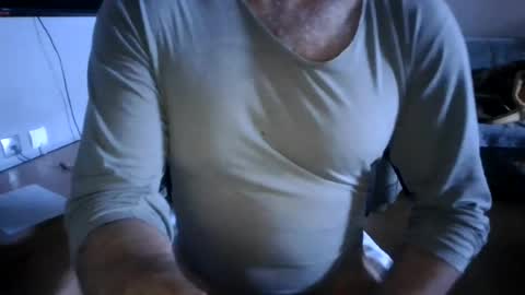Snapshot of mandingo8333 chatting on 06/13/26, 10:24 mandingo8333 online show from 06/13/26, 10:24