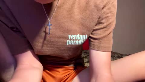 Snapshot of mandon555 chatting on 02/16/25, 05:37 mandon online show from 02/16/25, 05:37