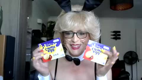 Snapshot of mandy_eyecandy chatting on 04/05/26, 01:41 Mandy EyeCandy online show from 04/05/26, 01:41