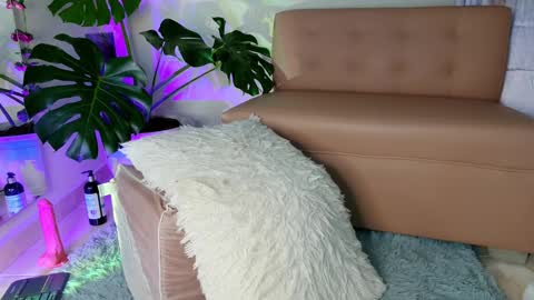 Snapshot of mandy_l33_ chatting on 01/22/25, 02:37 mandy_l33_ online show from 01/22/25, 02:37