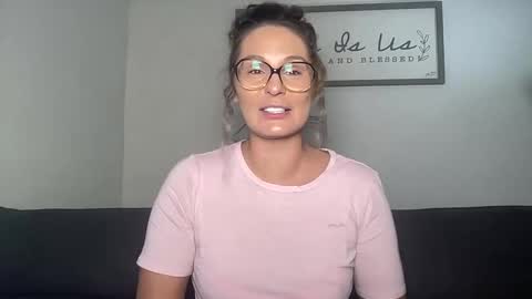 Snapshot of mandyrheaa chatting on 11/06/25, 06:09 Mandy online show from 11/06/25, 06:09