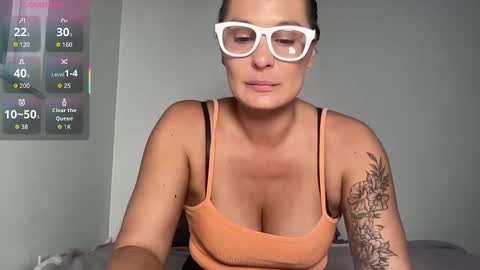 Snapshot of mandyrheaa chatting on 01/06/26, 02:15 Mandy online show from 01/06/26, 02:15