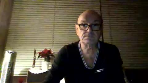 Snapshot of manes5858 chatting on 11/24/25, 10:53 manes5858 online show from 11/24/25, 10:53